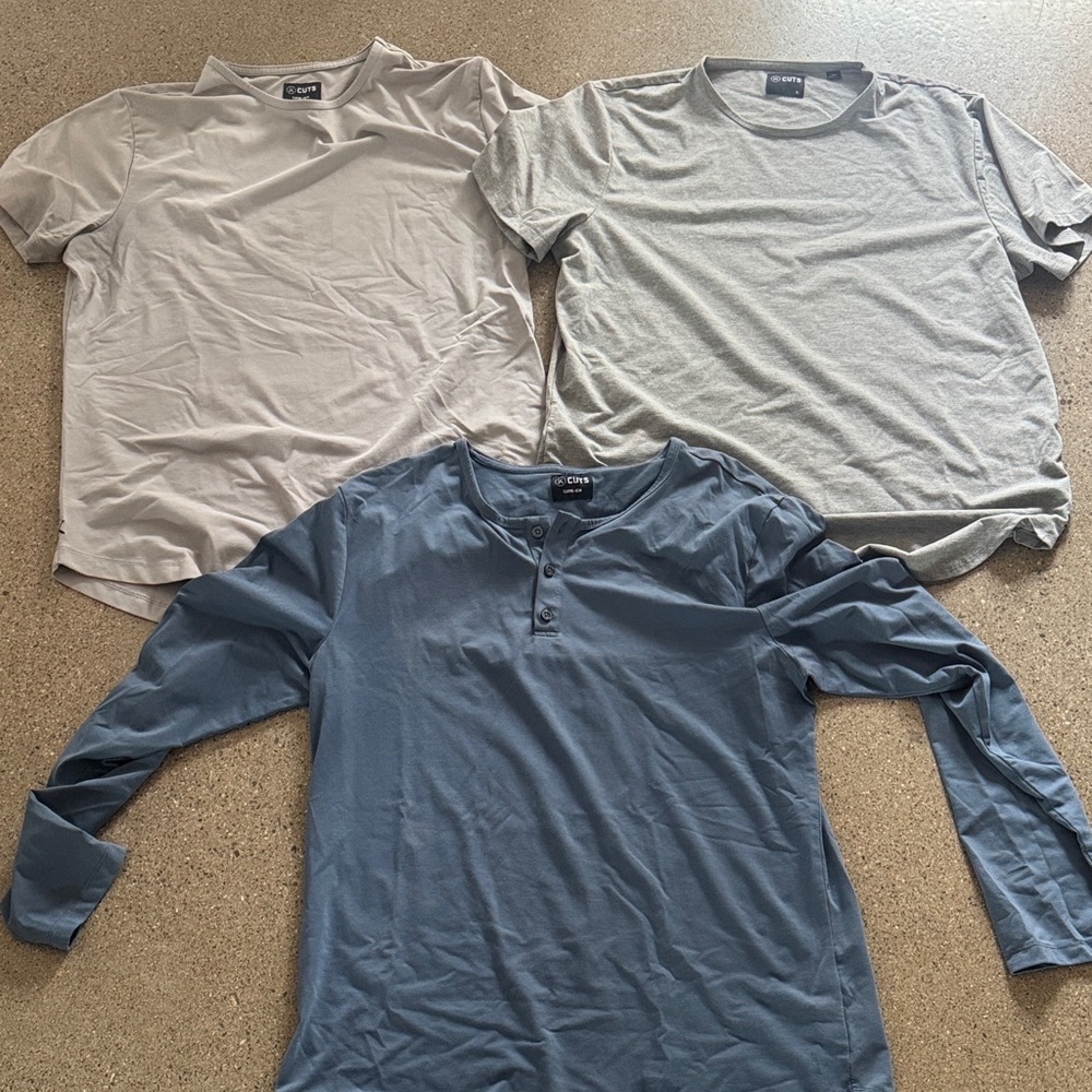 CUTS brand Men's Gray and Blue Short Sleeve Tees